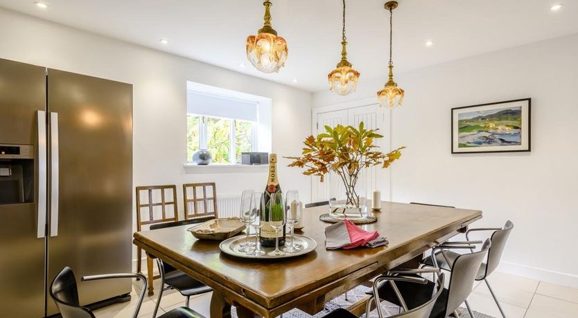 Photo of 5 Bed in Ardtur