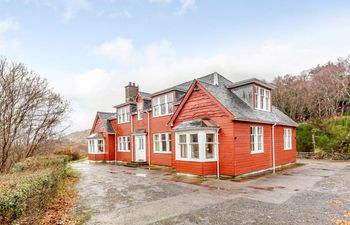 6 Bed in Lairg Holiday Cottage