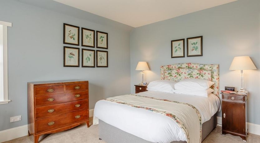 Photo of 3 Bed in Mey