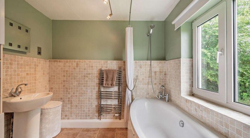 Photo of 4 Bed in Balmaclellan