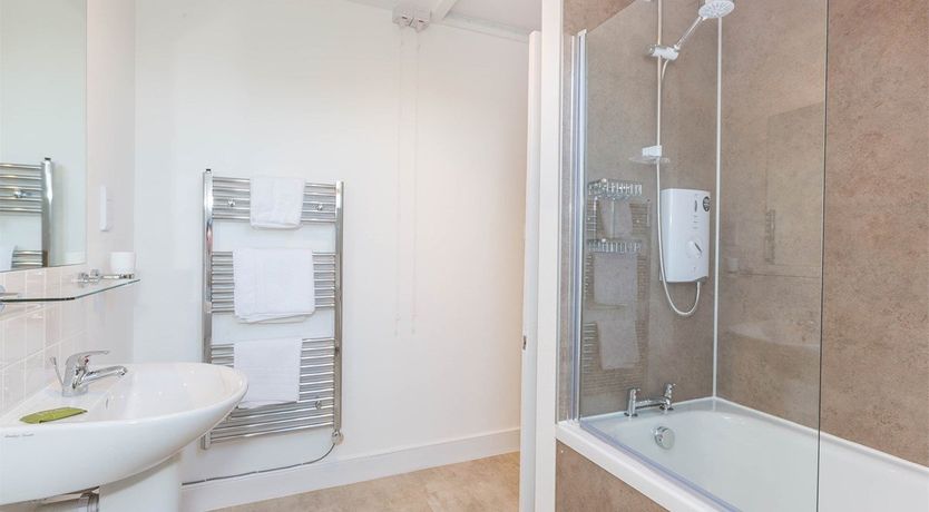 Photo of 4 Bed in Elgin