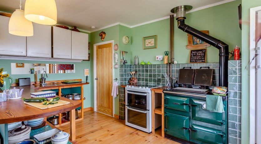 Photo of 4 Bed in Achiltibuie