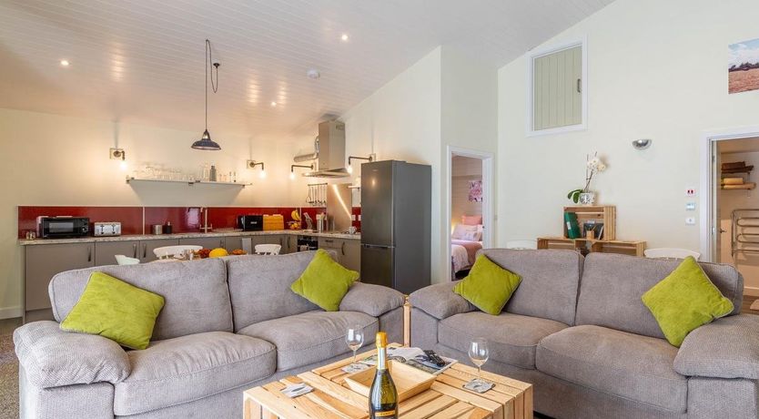 Photo of 3 Bed in Gulval