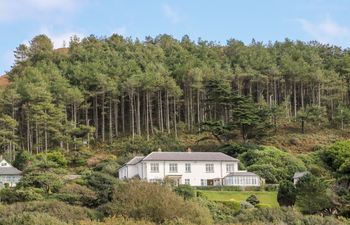 Brynmorwydd Holiday Cottage