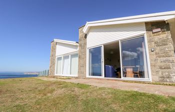 57 Cliff End Holiday Cottage