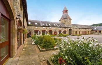 Tomich Courtyard Cottages Holiday Cottage