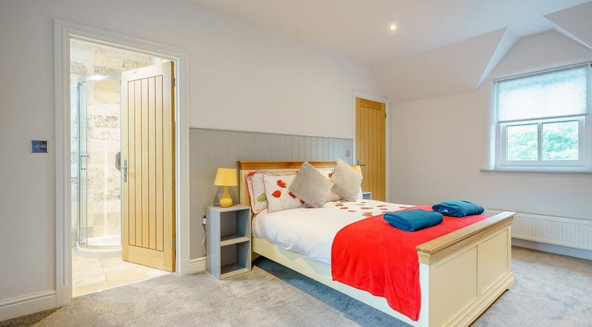 Photo of 4 Bed in Saundersfoot