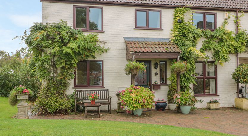 Photo of Berrys Place Farm Cottage