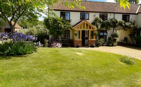 Photo of Berrys Place Farm Cottage