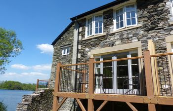 Lowe-McConnell Holiday Cottage