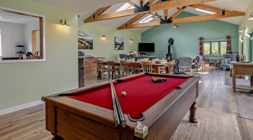 Photo of 6 Bed in Oakford