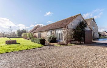 2 Bed in Chippenham Holiday Cottage
