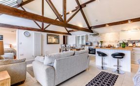 Photo of 3 Bed in Chippenham