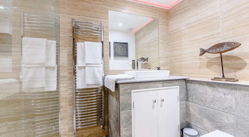 Photo of 3 Bed in Chippenham