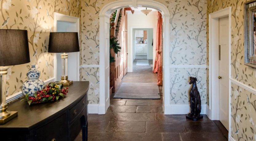 Photo of 7 Bed in Westbury-on-Severn