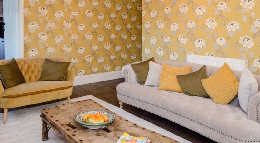 Photo of 7 Bed in Westbury-on-Severn