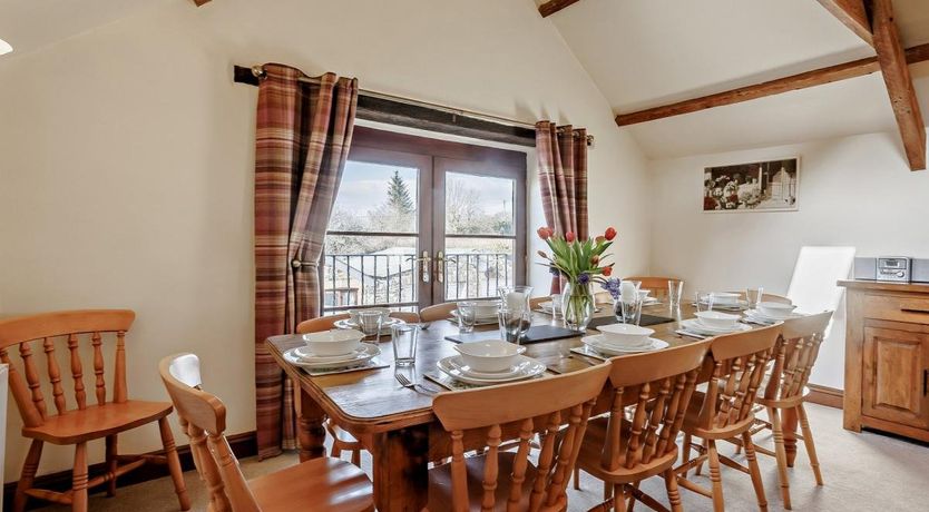 Photo of 4 Bed in Tresmeer