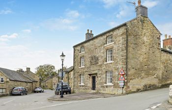 6 Bed in Buxton Holiday Cottage