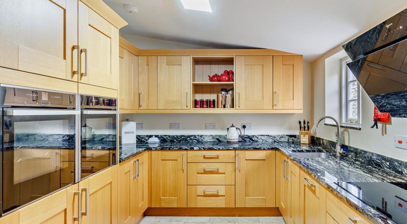 Photo of 6 Bed in Longnor