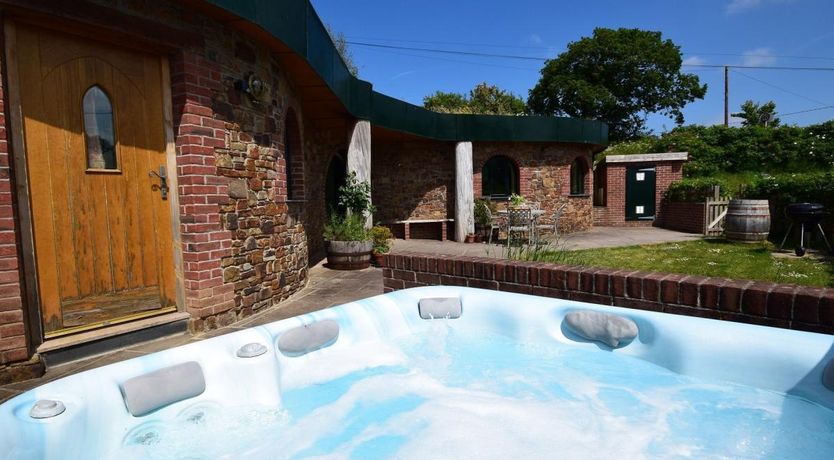 Photo of 2 Bed in Abbotsham