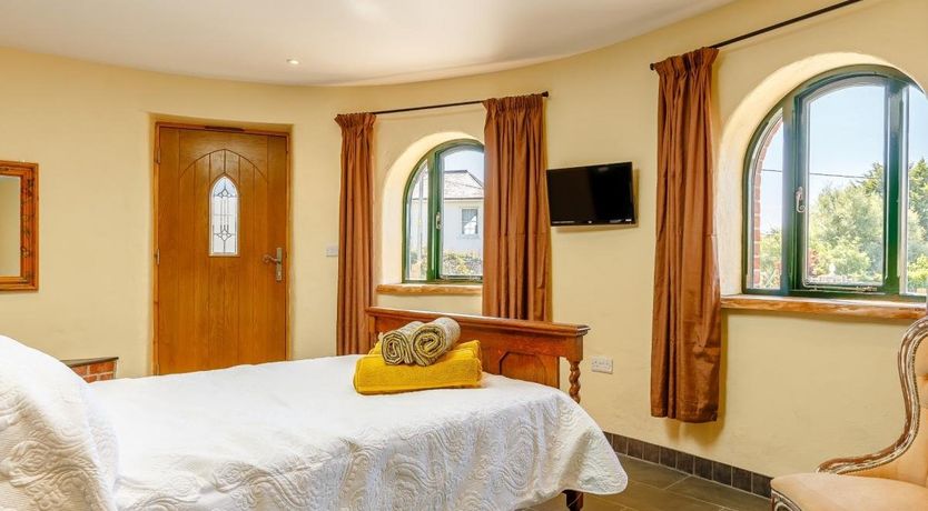 Photo of 2 Bed in Abbotsham