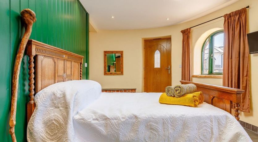 Photo of 2 Bed in Abbotsham