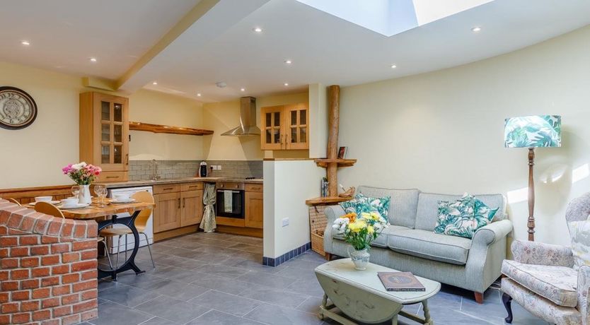 Photo of 2 Bed in Abbotsham