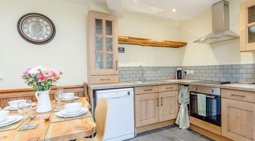 Photo of 2 Bed in Abbotsham