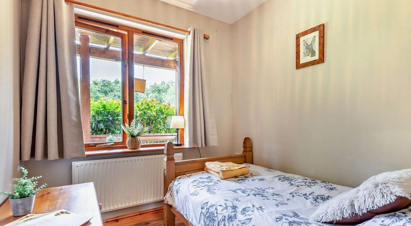 Photo of 3 Bed in Aylton