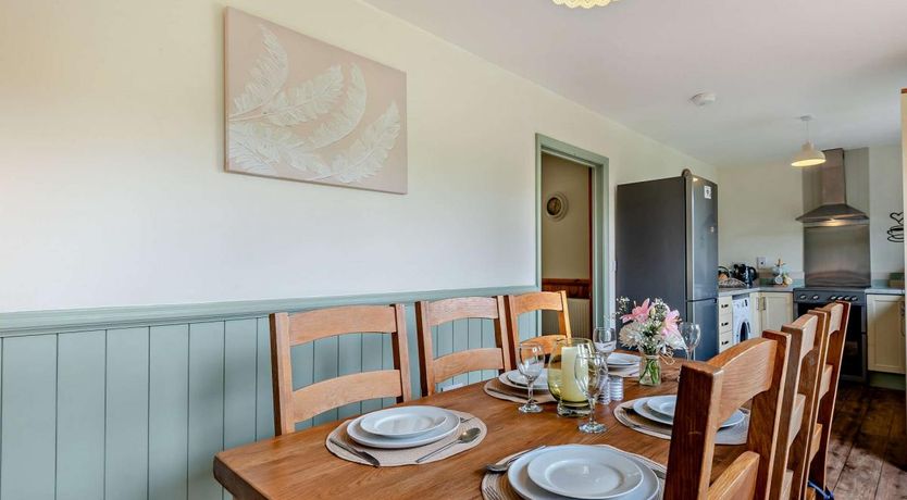 Photo of 3 Bed in Aylton