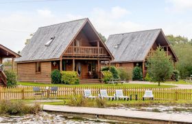 Photo of ledbury-log-cabin-3