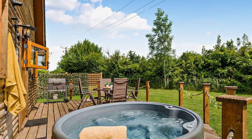 Photo of 3 Bed in Aylton