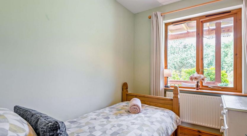 Photo of 3 Bed in Aylton