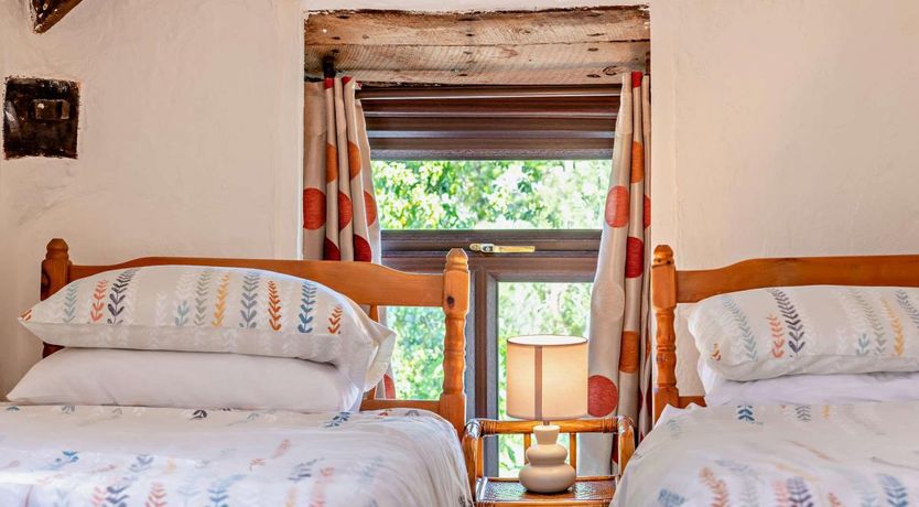 Photo of 3 Bed in Poughill