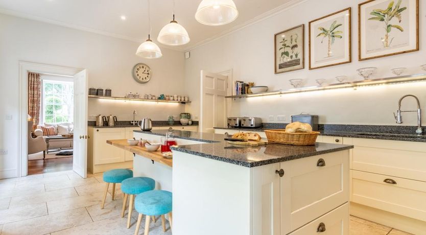 Photo of 9 Bed in Bridport