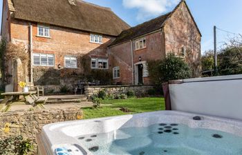 in Dottery (77439) Holiday Cottage