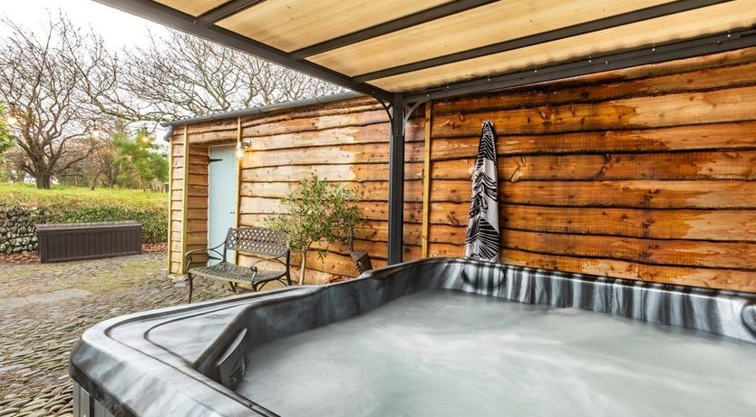 Photo of 8 Bed in Welcombe