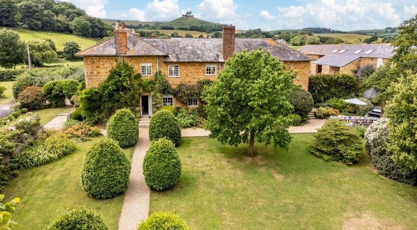 Photo of in Symondsbury (77438)