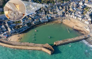 in Mousehole (MOUSE) Holiday Cottage
