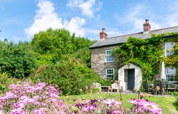 in Lanner (PENNA) Holiday Cottage