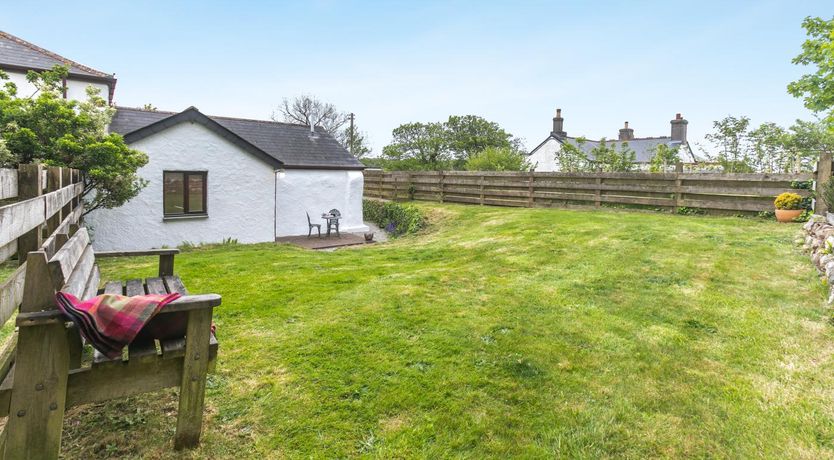 Photo of 1 Bed in Camborne