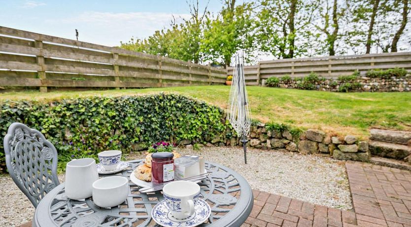 Photo of 1 Bed in Tehidy