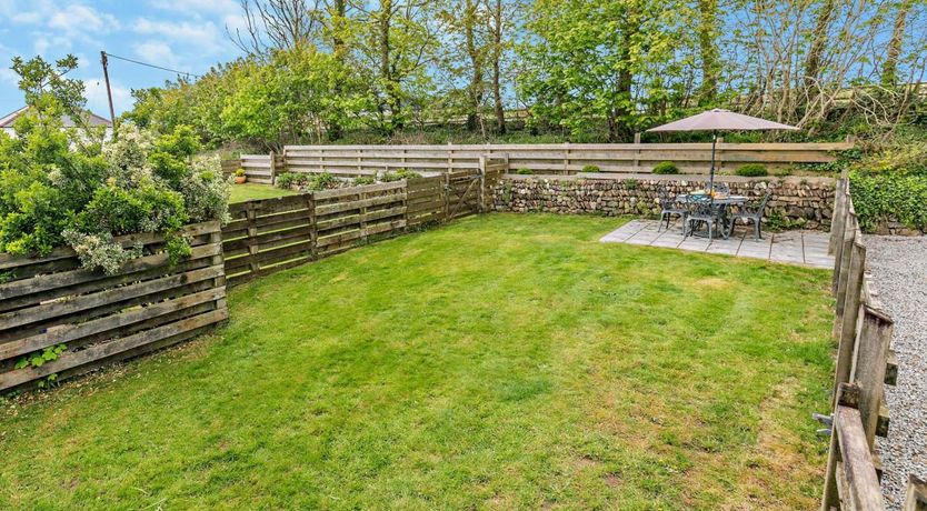 Photo of 2 Bed in Tehidy