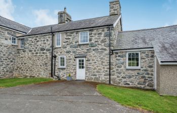 Gwrtheyrn Holiday Cottage