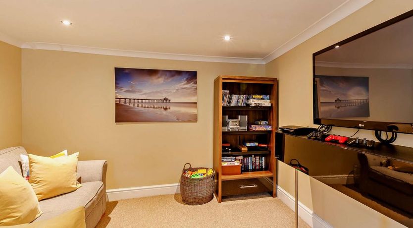 Photo of 5 Bed in Ilfracombe