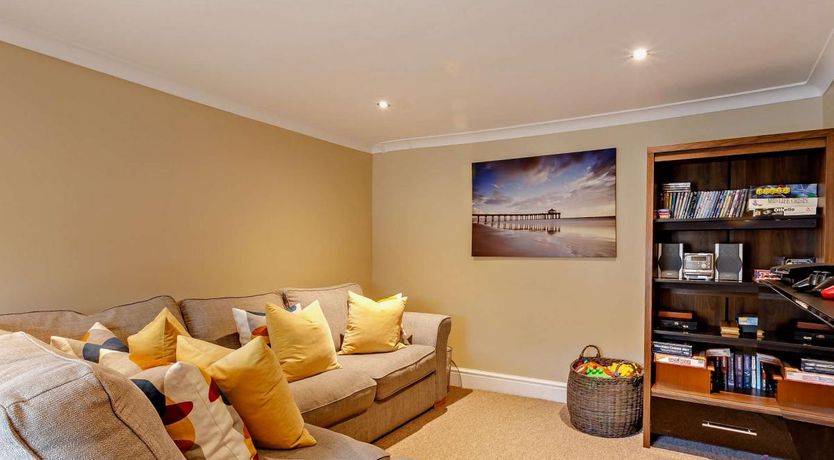 Photo of 5 Bed in Ilfracombe