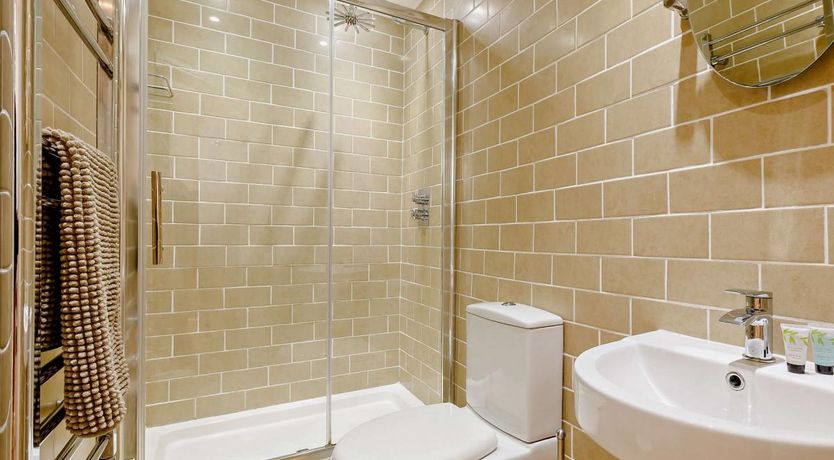 Photo of 5 Bed in Ilfracombe