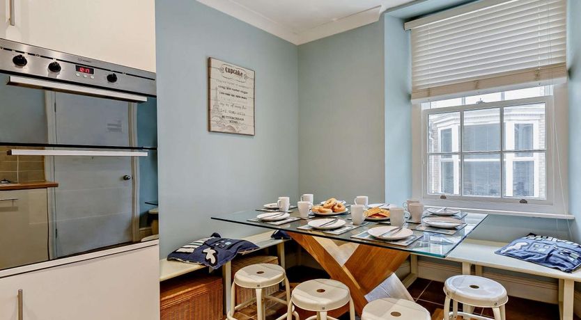 Photo of 5 Bed in Ilfracombe