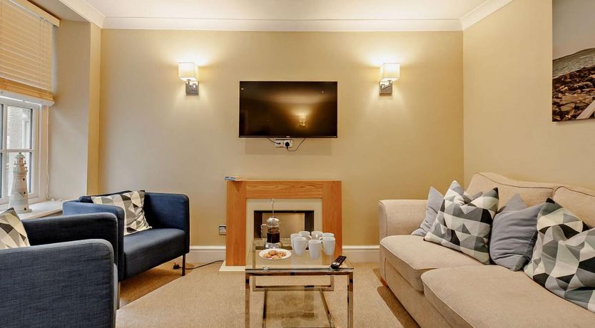 Photo of 5 Bed in Ilfracombe