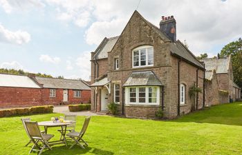 2 Bed in Kington Holiday Cottage